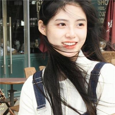绿茵春色 海报