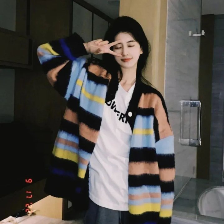 墙里的女人 海报